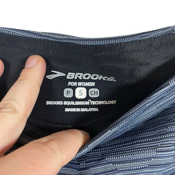 NWOT Brooks Women’s Urban Run Capri Patterned Leggings in Blue Size S - Picture 6 of 13